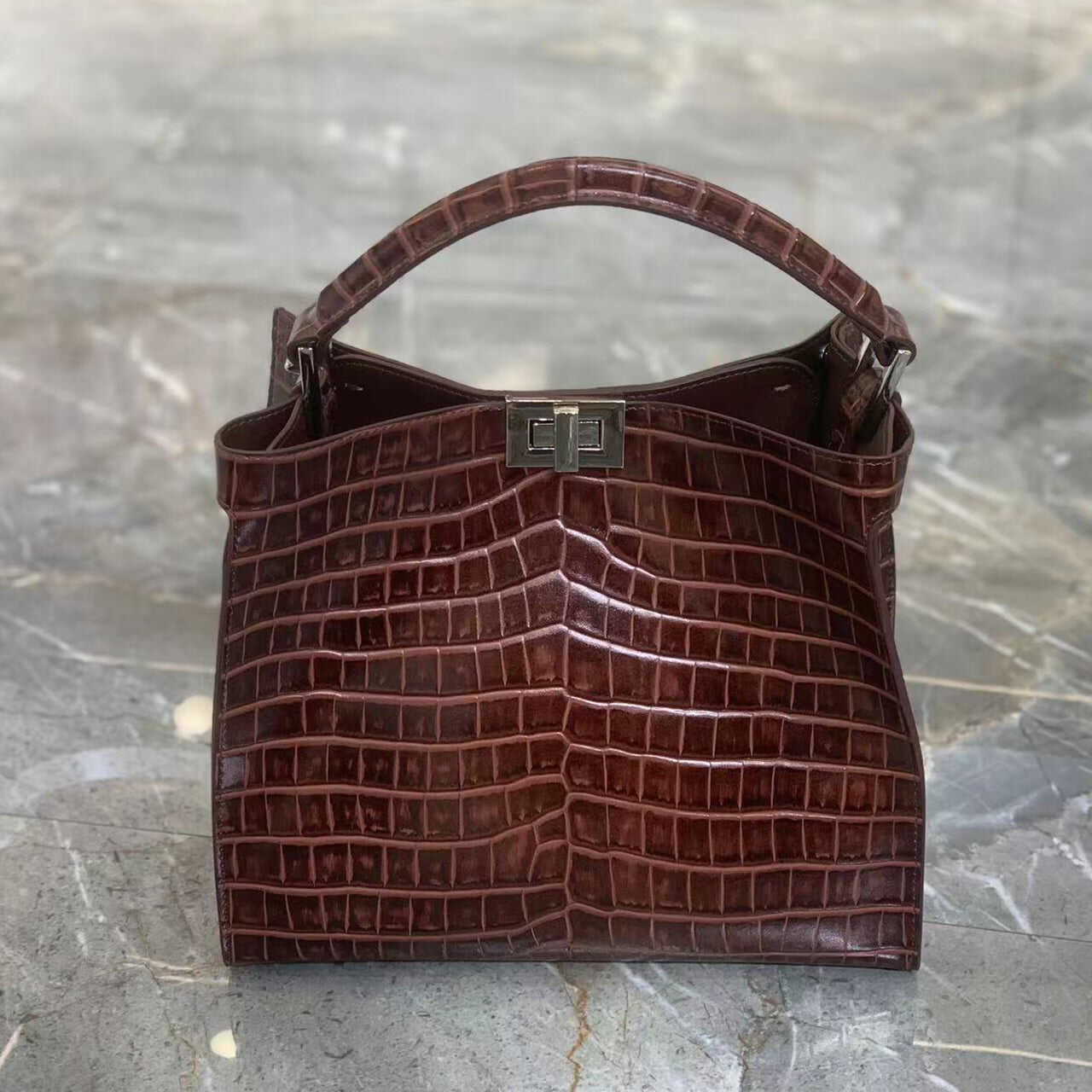Luxury large capacity cowhide handbag tote bag
