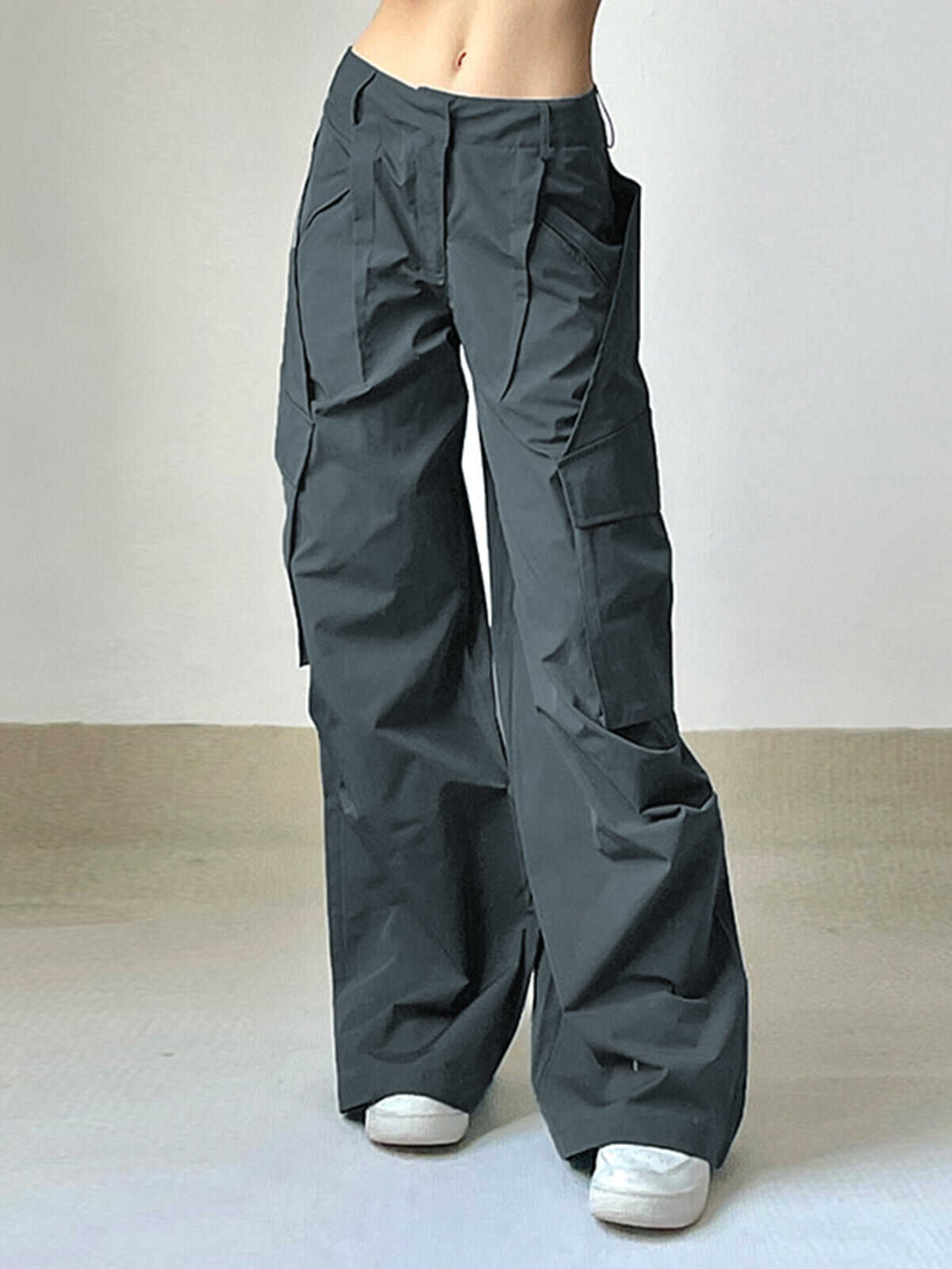 Ovesized Cargo Parachute Pants